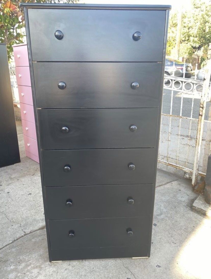 black jumbo 6 drawer chest $180