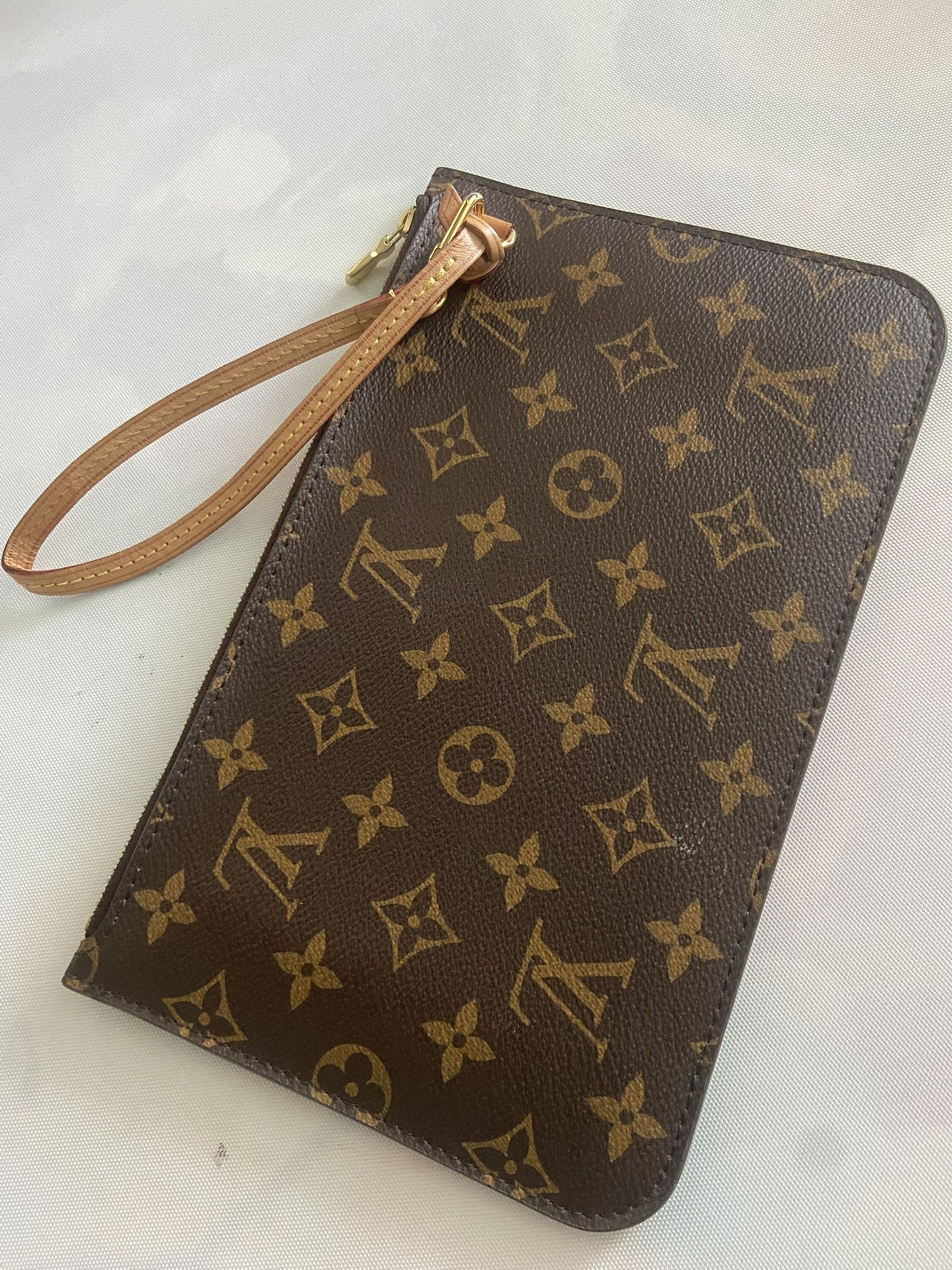 LV wristlet