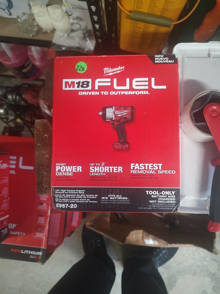 Milwaukee M18 Fuel High Torque 1/2 Impact Wrench