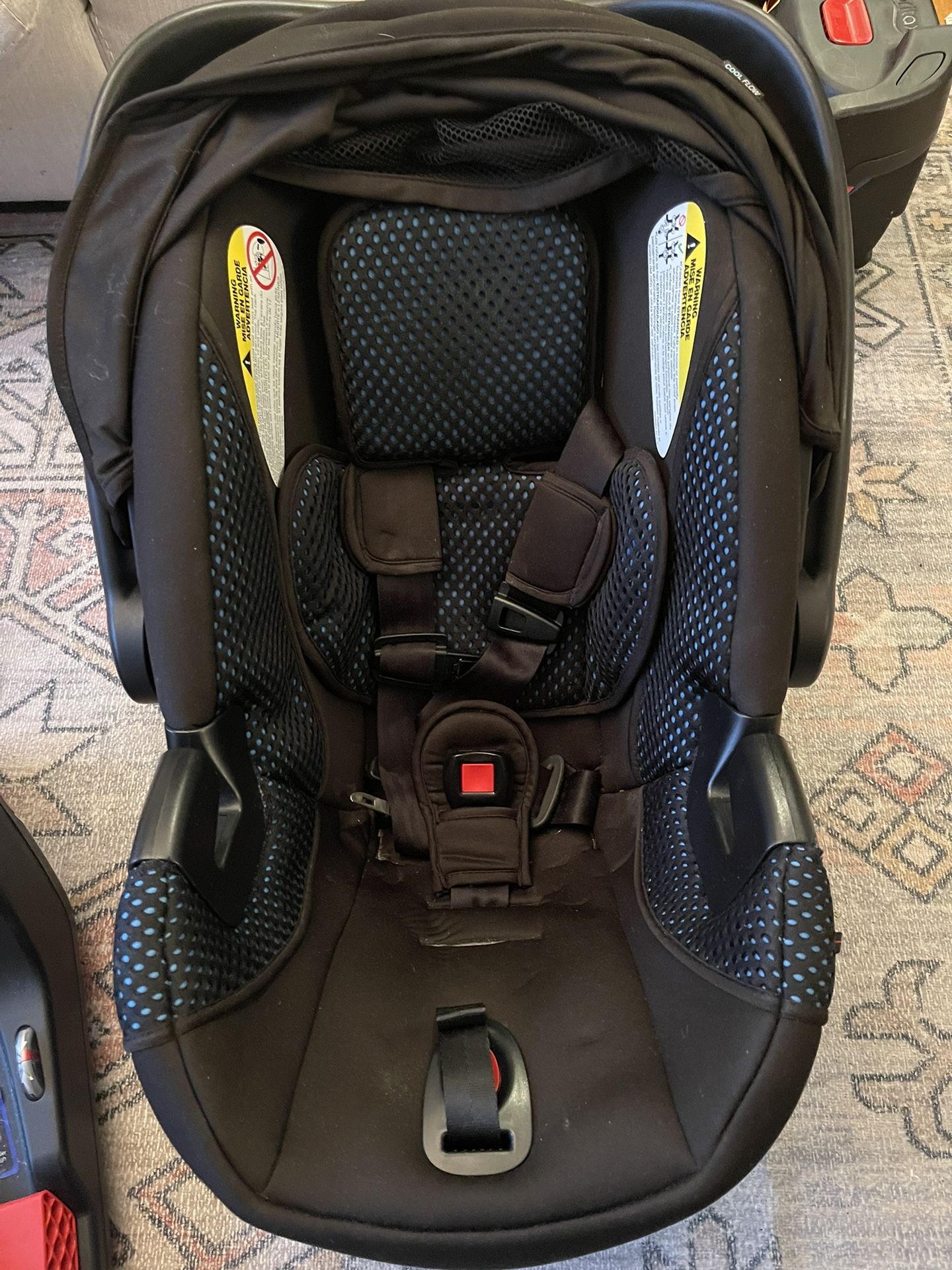 Britax B-Safe 35 Infant Car Seat with 2 bases