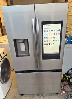 Se vende Samsung Family Hub Smart Refrigerator - Like New