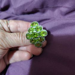 925 ring with cluster peridots