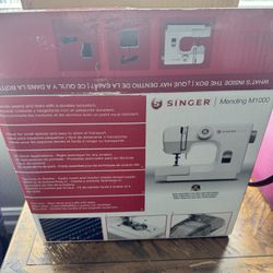 Singer M1000 Sewing Machine 