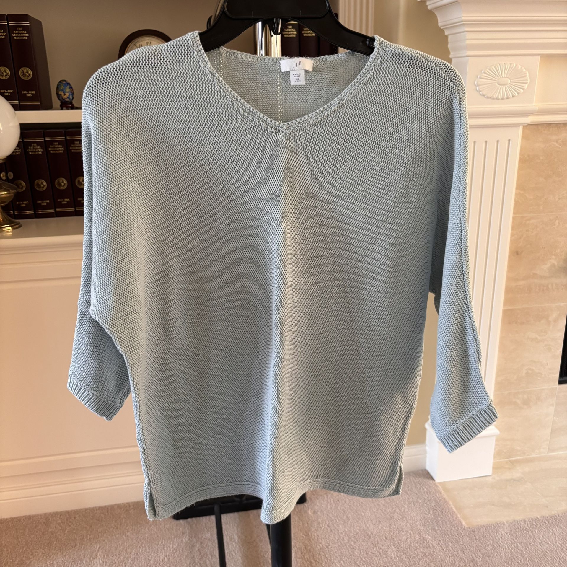 J. Jill Beachy Linen Blend Sweater in a seaglass green-blue color with a V-neck and dolman sleeves XS