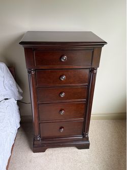 Five drawer chest of drawers