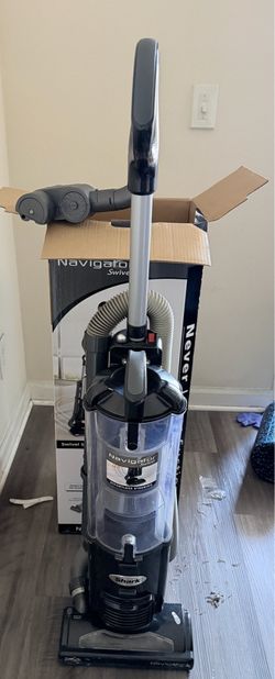 Shark Navigator Swivel Vacuum Cleaner – Works Great – $50
