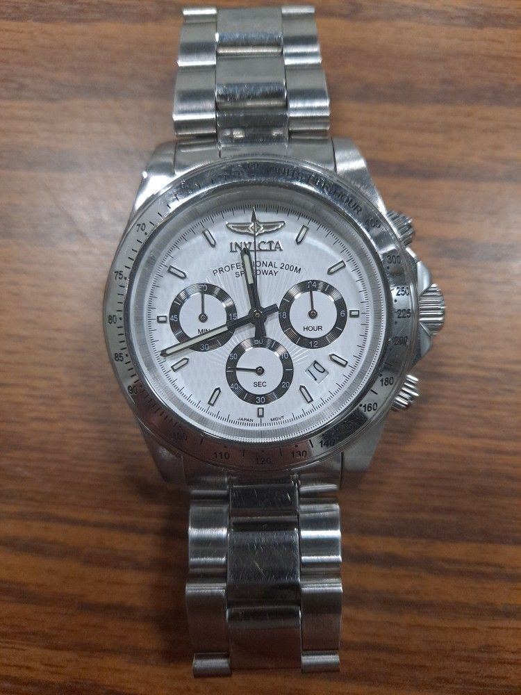 A Invicta Professional 200m Speedway Watch(9211)