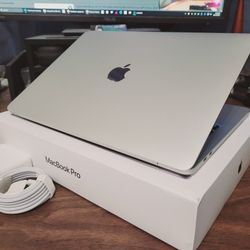 Apple MacBook Pro, 500gb, 16gb Ram, Touchbar, 20