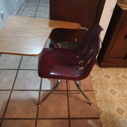 Children Desk With Metal Stand Legs