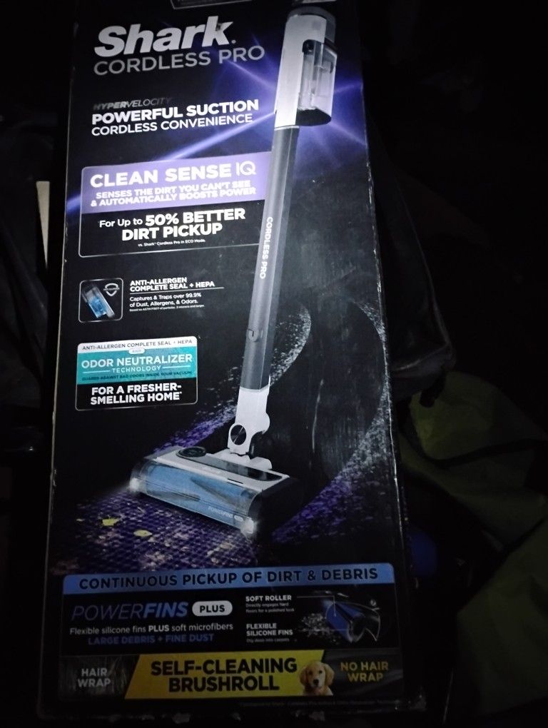 Shark Powerful Suction "CORDLESS"