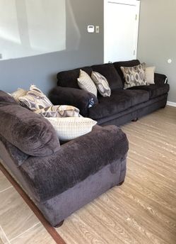 Beautiful Sofa and Loveseat NEW!