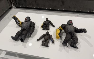 4/Godzilla x Kong /toys