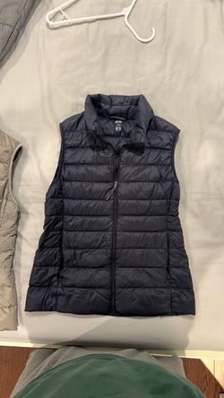 Uniqlo Navy Puffer Down Vest XS
