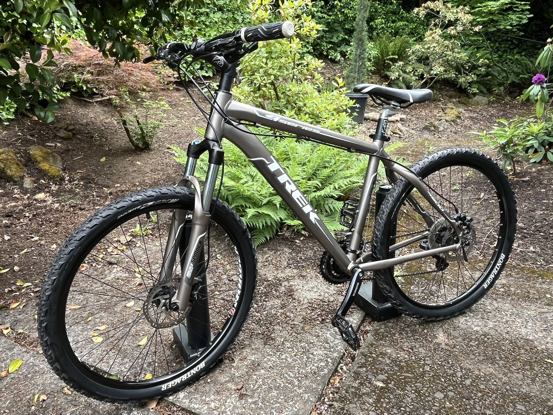 Trek 4300 Mountain Bike – Ready to Ride!