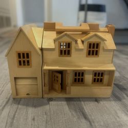 Melissa & Doug Fold & Go Wood Playhouse In Nice Condition 