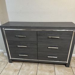 Dresser Gray / Mueble De Recámara 