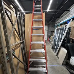Keller 10 ft. Fiberglass Step Ladder – 300 lb Capacity