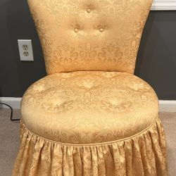 Vintage Boudoir Vanity Chair
