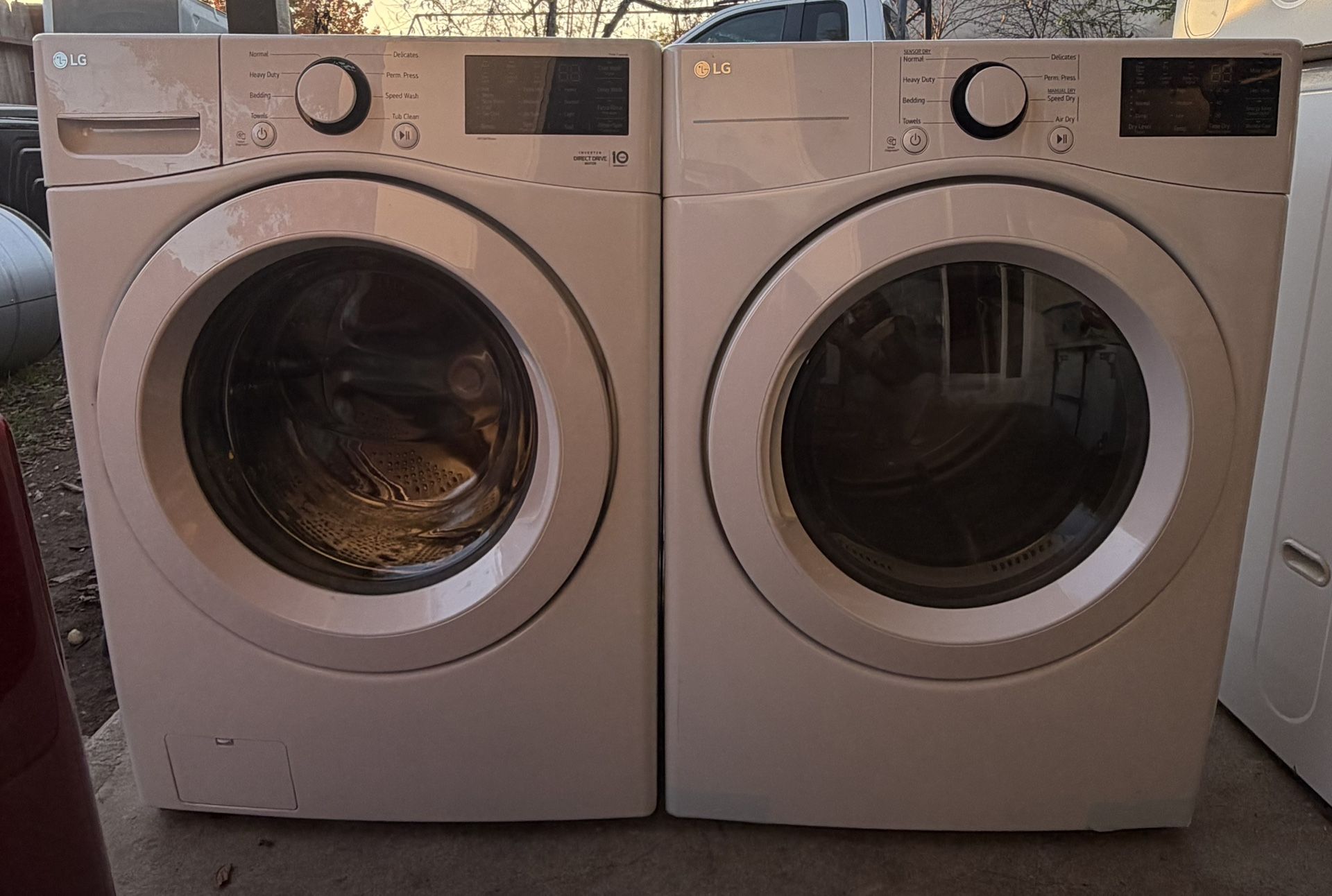 LG electric washer and dryer with free delivery