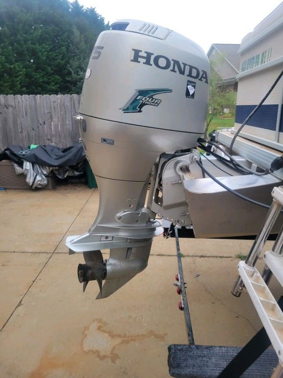 Leisure Pontoon Boat  With Trailer 