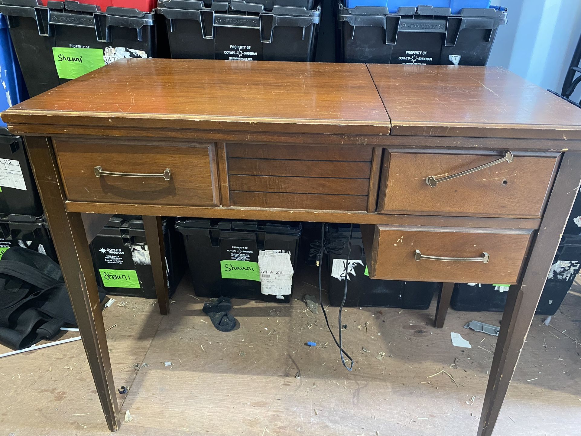 Antique sewing table desk