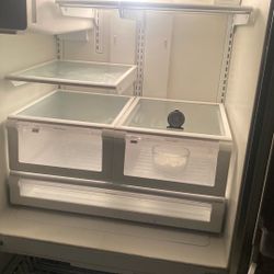 Frigidaire Refrigerator 