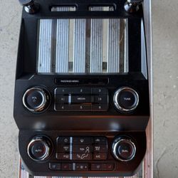 2017 2018 2019 2020 FORD F250 F350 LARIAT RADIO DASH BEZEL 