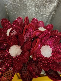 Bouquet of makeshift flowers vase