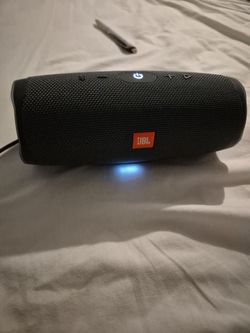 Charge essential 2 JBL portable speaker like new