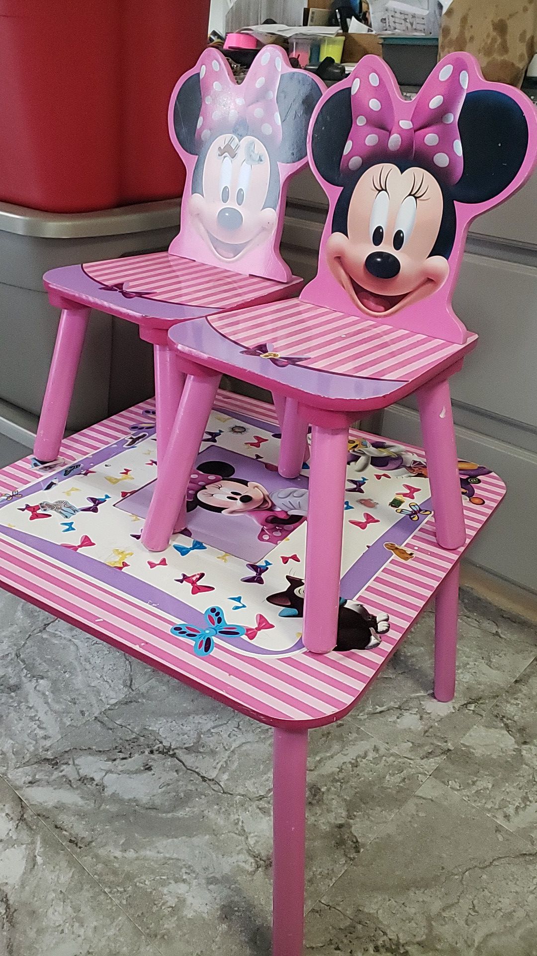 Minnie mouse table