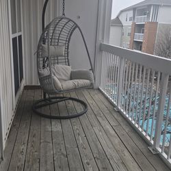 Outdoor swing chair