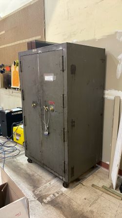 Acne Safe Very Heavy Must Sell By Friday