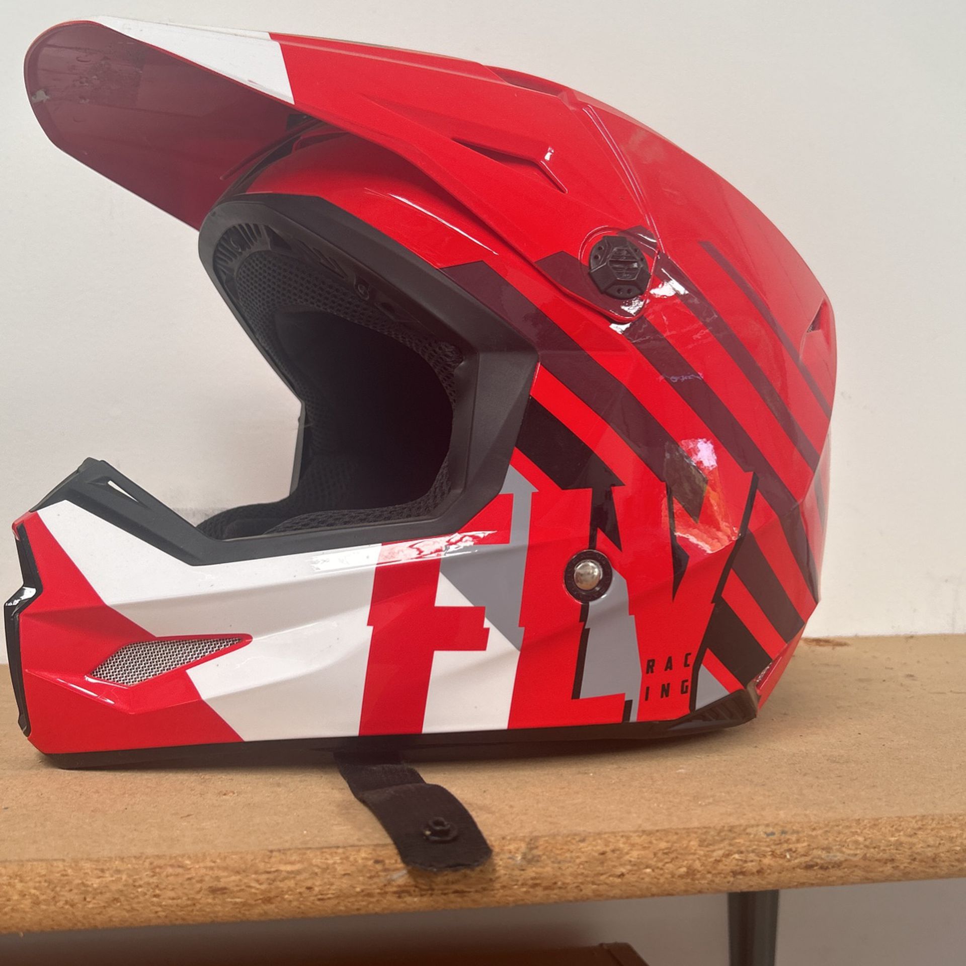 DOT Fly Racing Helmet Size M 