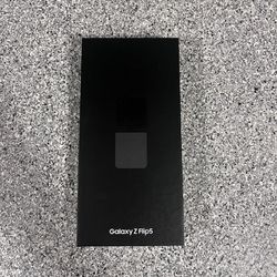 Galaxy Z Flip5 (Never Opened-still sealed)