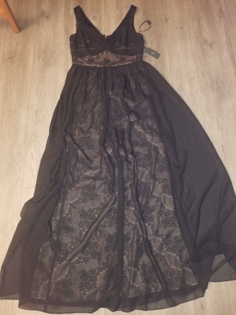 Vera Wang - Black With Nude Dress Size 8