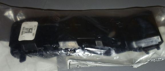 Hyundai Oem Front LH Bumper Bracket