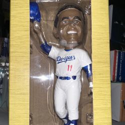 Dodgers Manny Mota Bobblehead