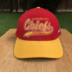 Vintage Starter 1990s Kansas City Chiefs SnapBack Hat 100% Wool Patrick Mahomes