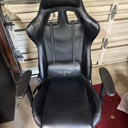 Gaming chair