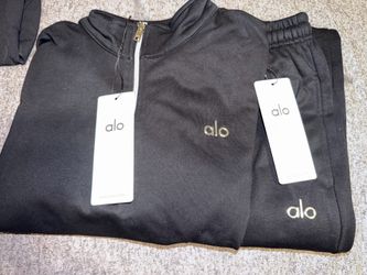 Alo 2 Piece Black Jogger set.
