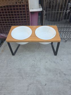 Elevated Double Pet Bowl Feeder Stand