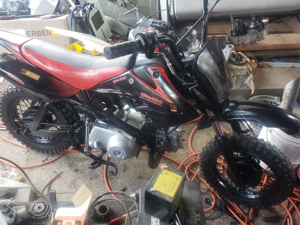 4 SPEED PITBIKE RUNS AND DRIVES GREAT
