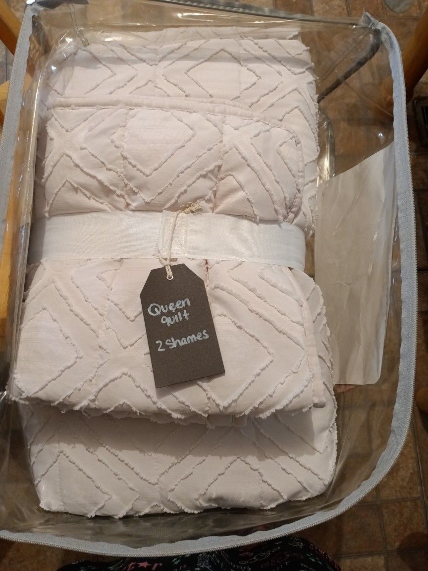 Queen Quilt 2 Shames