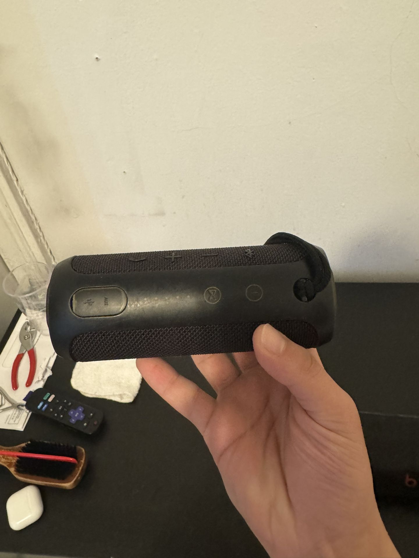 Beats Pill XL and JBL Flip 3