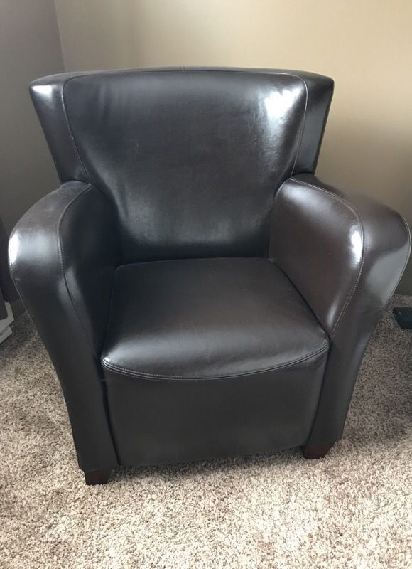 Pier One Leather Club Chair For In, Pier One Leather Chair