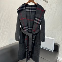 NEW Gorgeous Burberry Wool & Cashmere Coat 