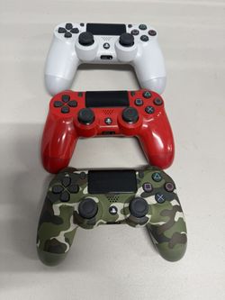 Lot of 3 Sony DualShock 4 wireless controllers for PlayStation 4