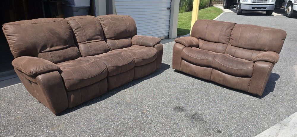 Electric recliner 3 seat sofa & NO recliner loveseat match set (DELIVER OPTION)