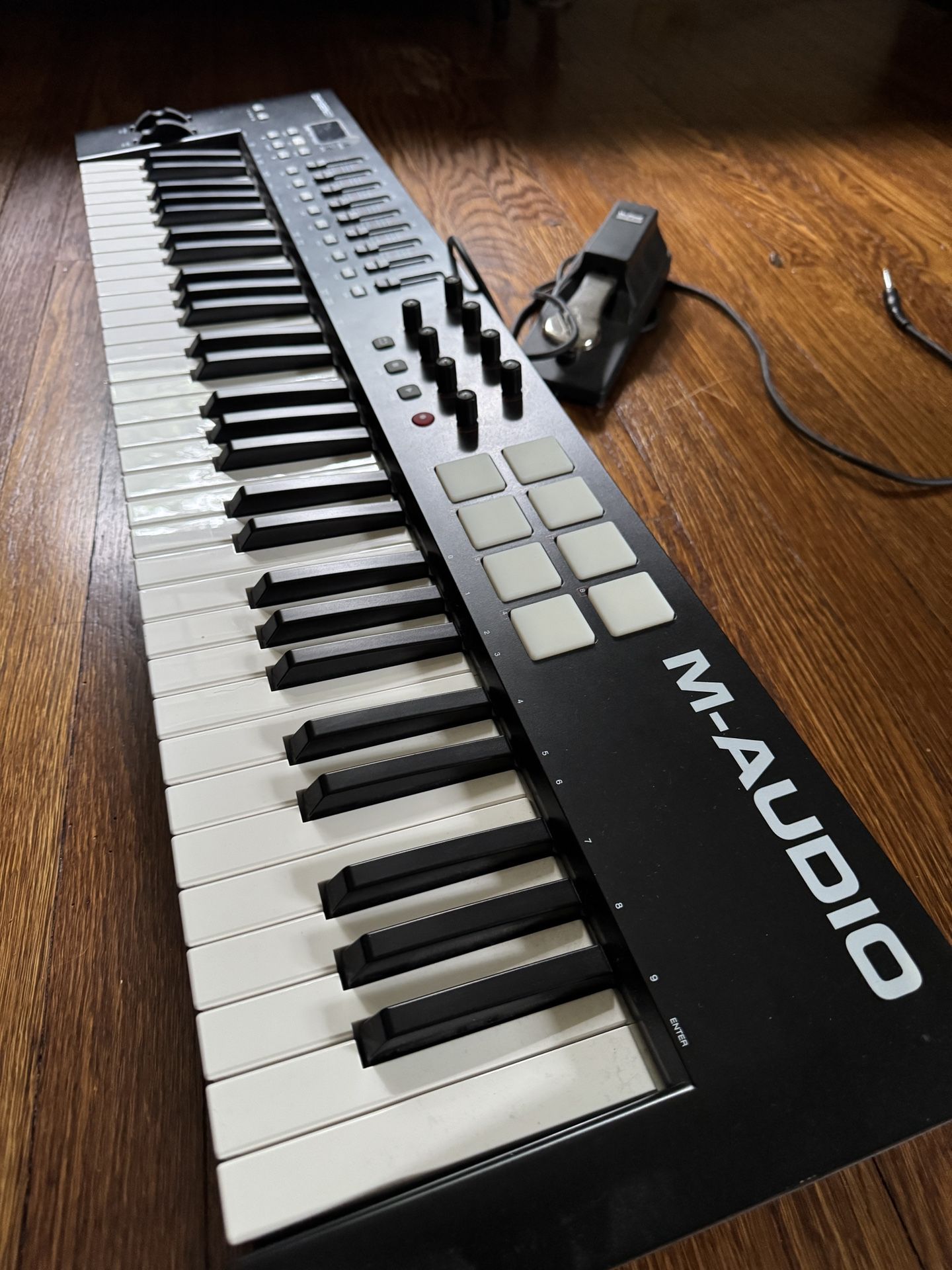 M-Audio Oxygen61 MIDI Keyboard W/ Sustain Pedal
