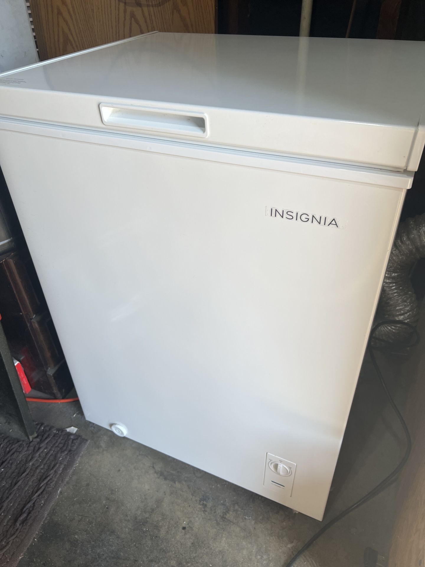 Insignia™ - 5.0 Cu. Ft. Garage Ready-Chest Freezer - White
